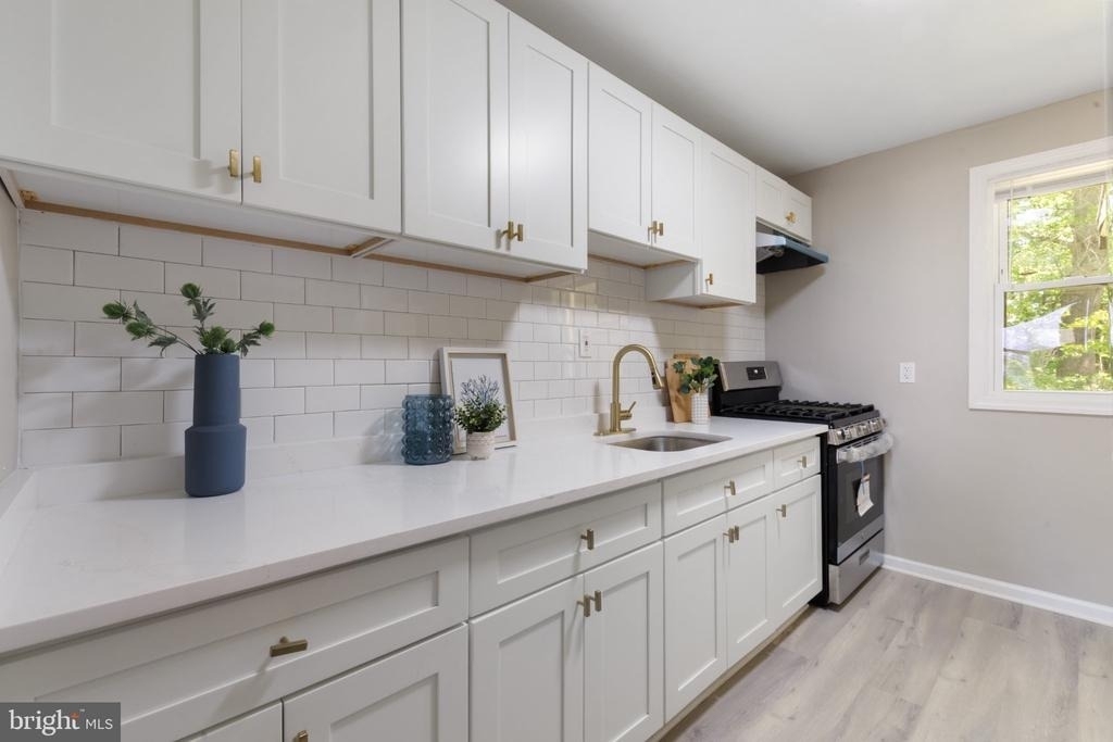 219 Kinsley Road - Photo 1