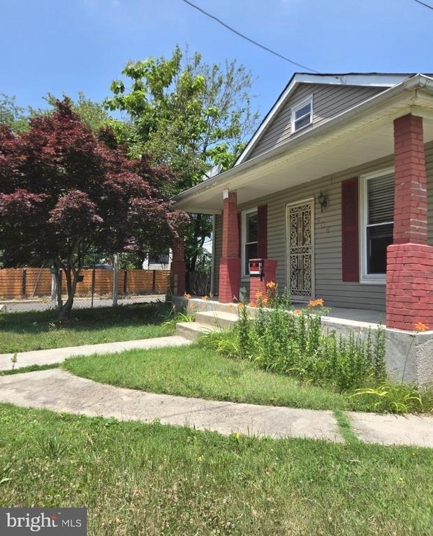 809 Eastern Avenue - Photo 1