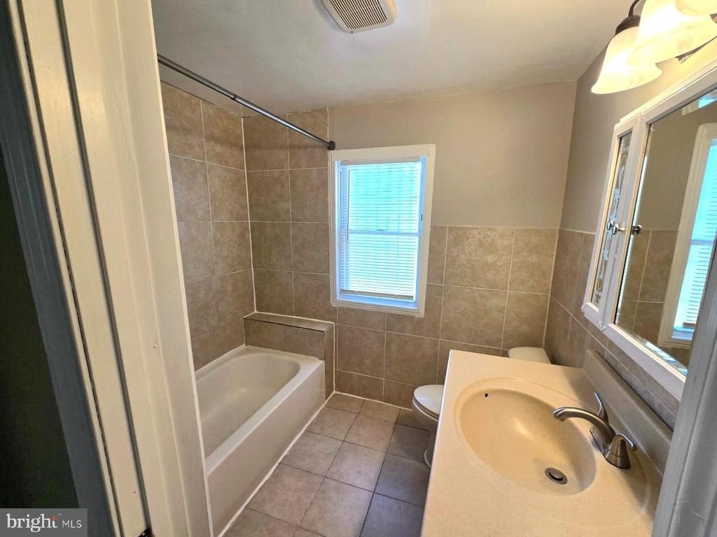 809 Eastern Avenue - Photo 5