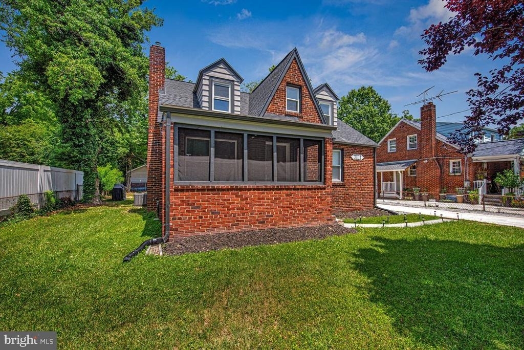 3704 Hamilton Street - Photo 2