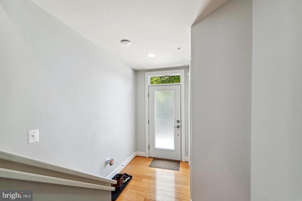 16223 Decker - Photo 1