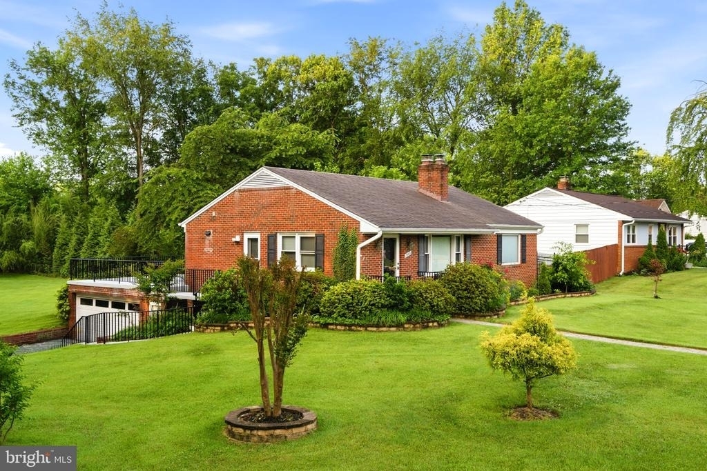19531 Scenery Drive - Photo 1
