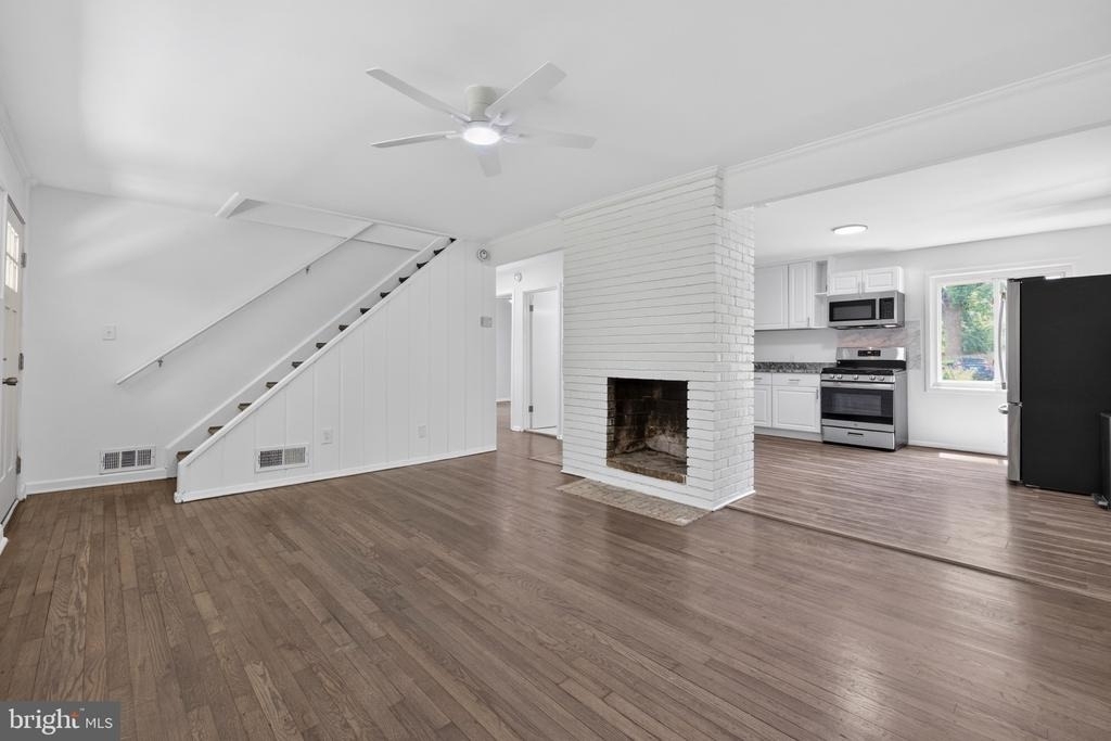 303 Nimitz Avenue - Photo 2