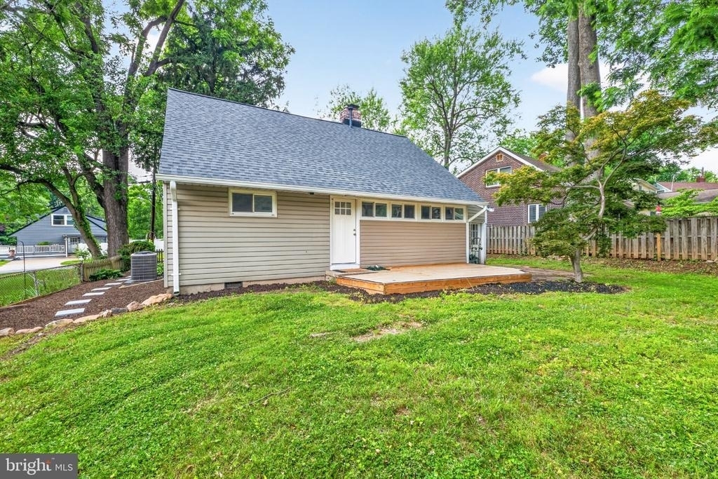 303 Nimitz Avenue - Photo 26