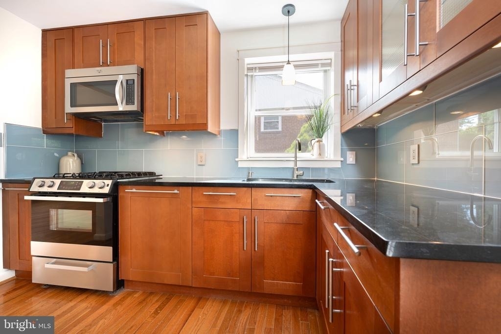 1418 Thornden Road - Photo 2