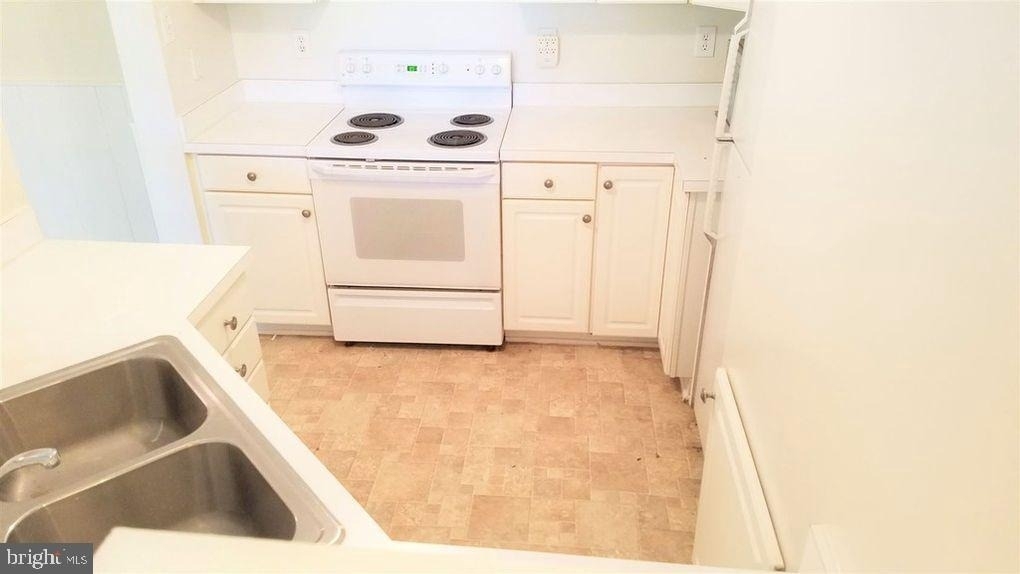 5208 Duke Court - Photo 8