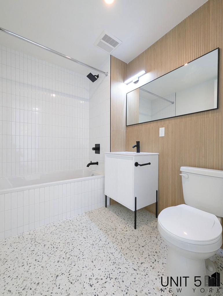 1312 Lincoln Place - Photo 3