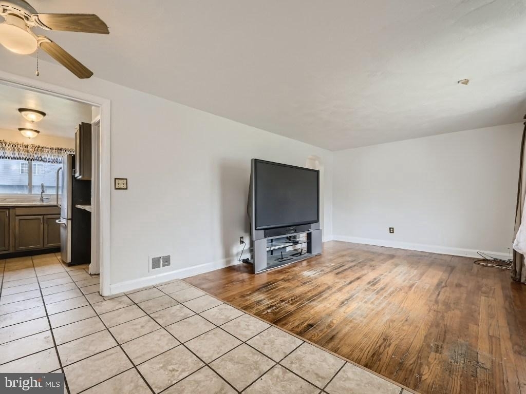 4816 Valley Forge Road - Photo 9