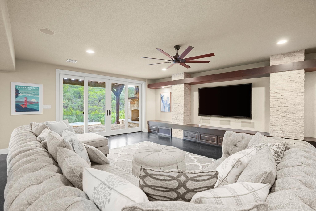 121 Burgess Ln - Photo 39