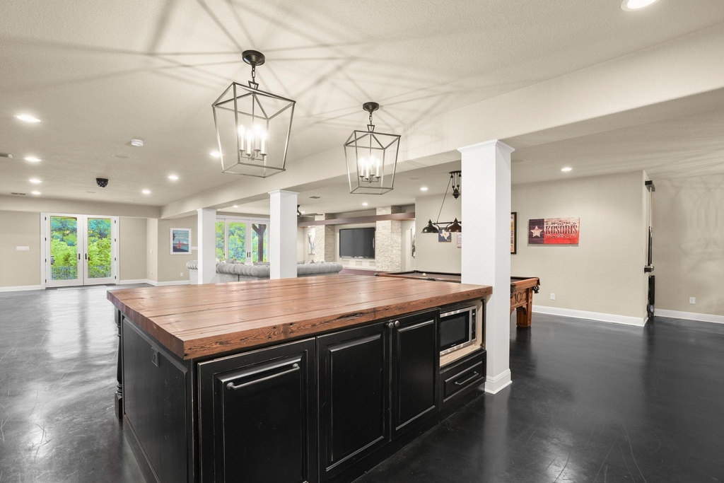 121 Burgess Ln - Photo 37