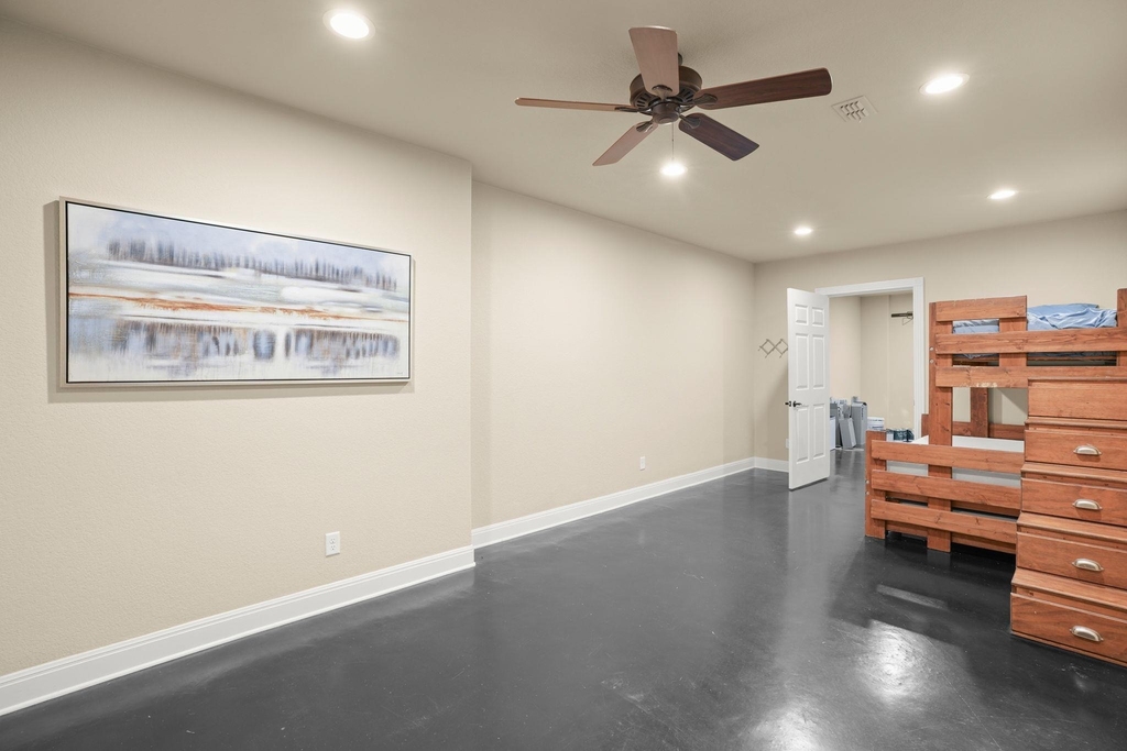 121 Burgess Ln - Photo 26