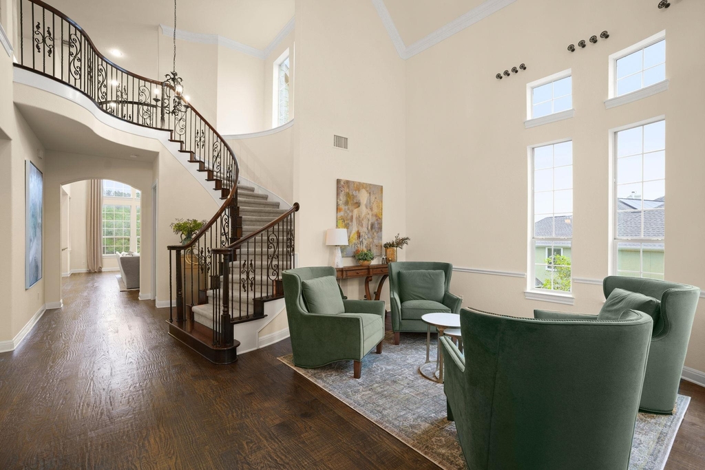 121 Burgess Ln - Photo 8