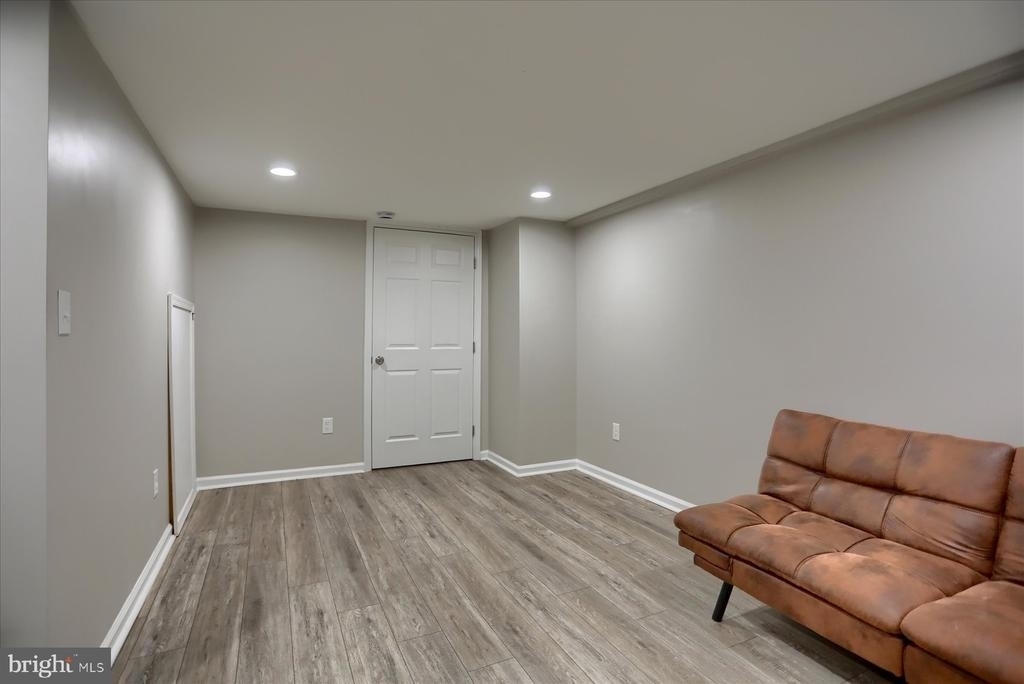1207 Anglesea Street - Photo 15