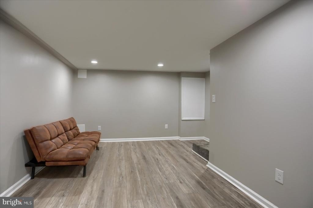 1207 Anglesea Street - Photo 17