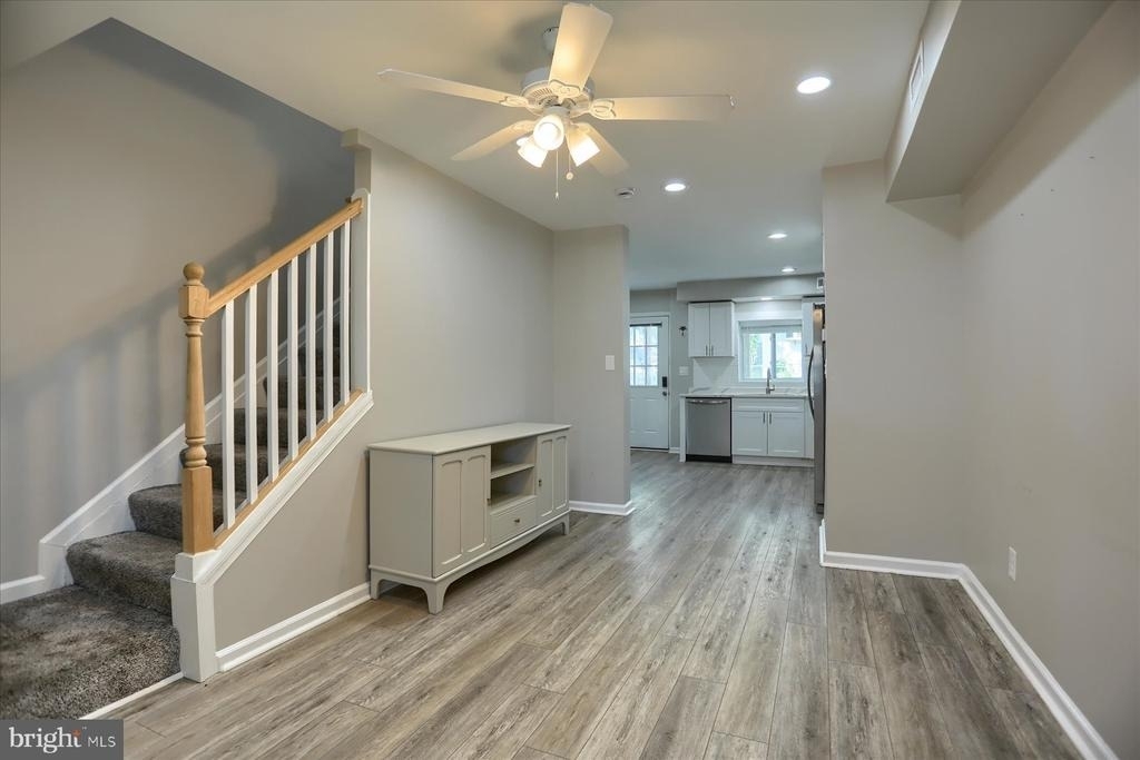 1207 Anglesea Street - Photo 3