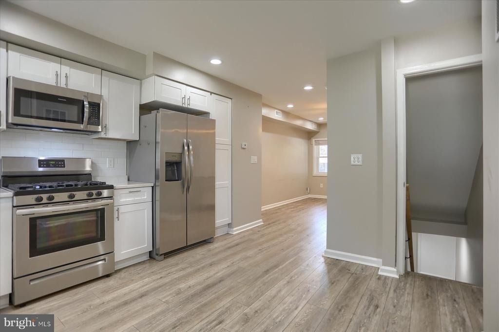 1207 Anglesea Street - Photo 0