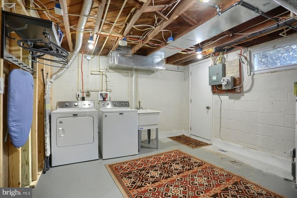 1207 Anglesea Street - Photo 18