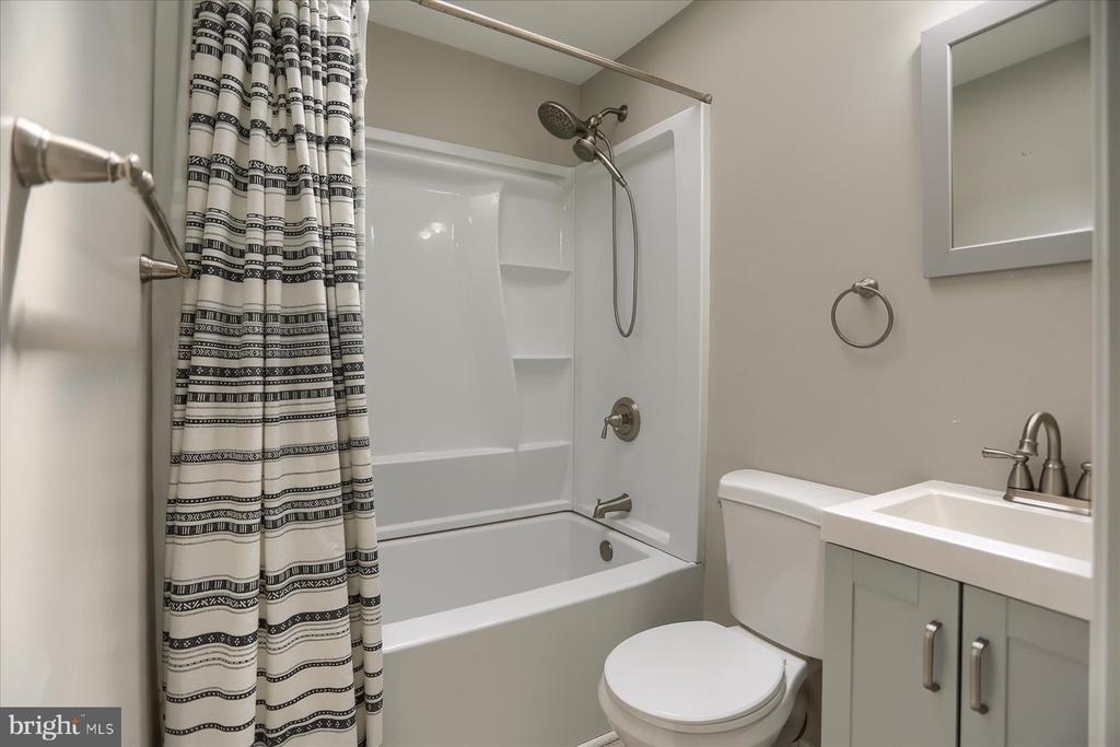 1207 Anglesea Street - Photo 10