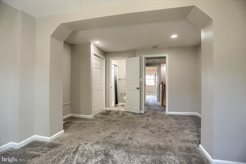 1207 Anglesea Street - Photo 12