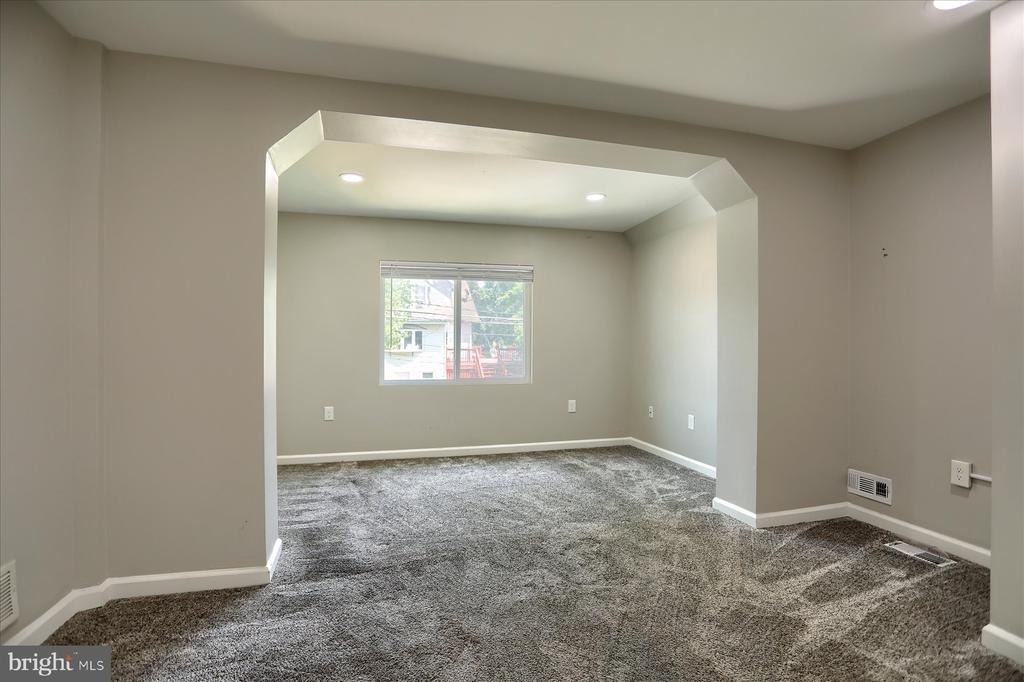1207 Anglesea Street - Photo 11