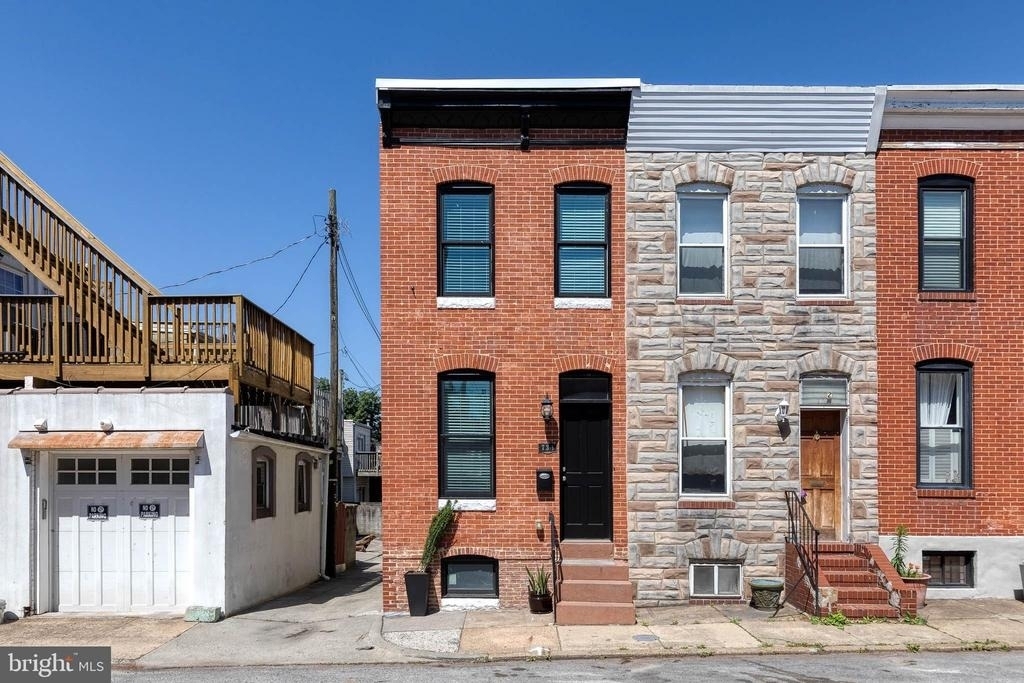 734 S Robinson Street - Photo 1