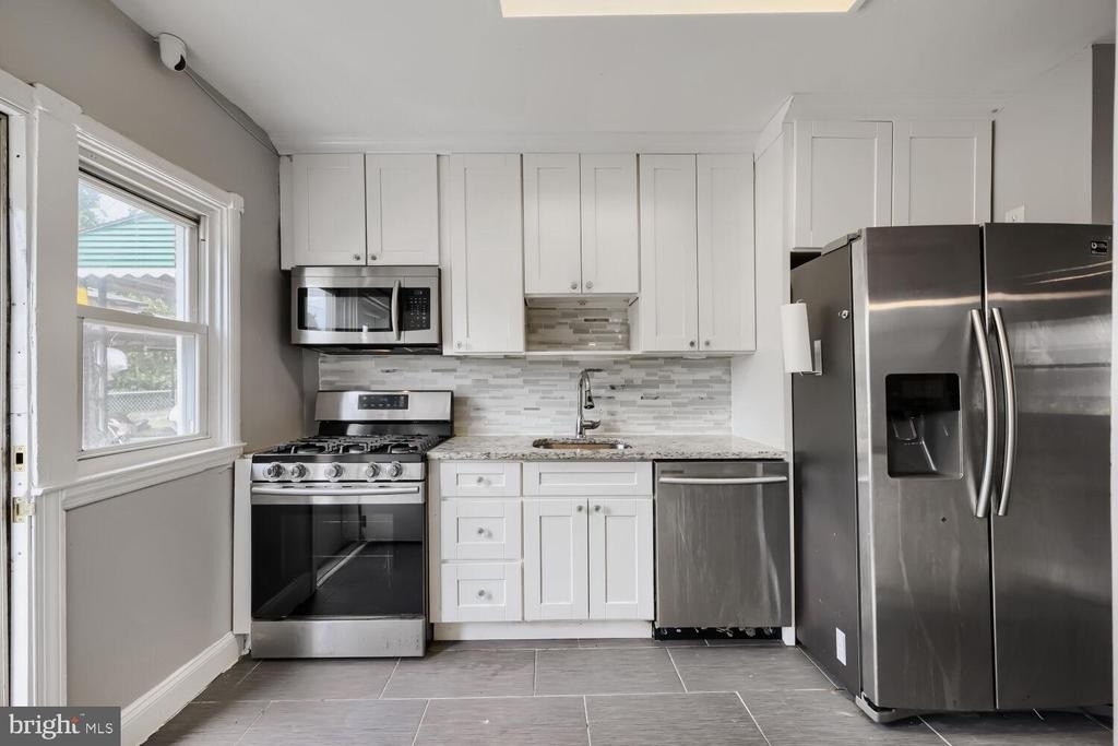 1014 Lyndhurst Street - Photo 0