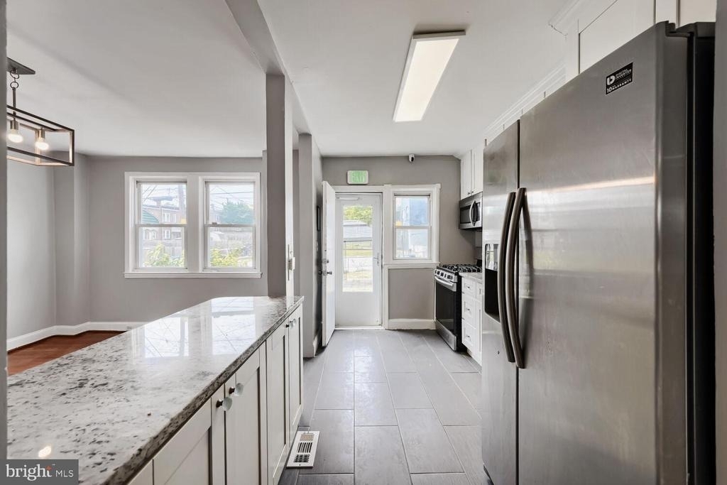 1014 Lyndhurst Street - Photo 9