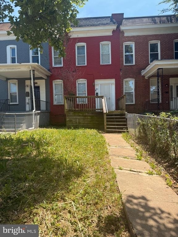 2859 W Garrison Avenue - Photo 1