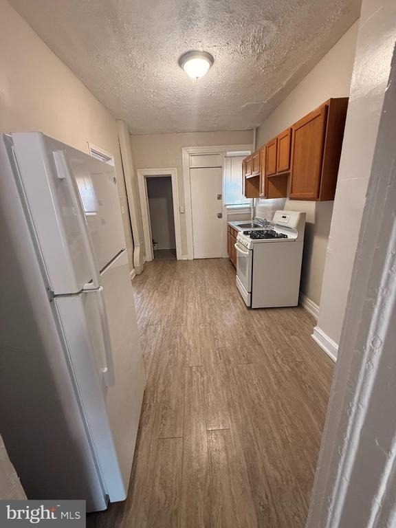 2859 W Garrison Avenue - Photo 6