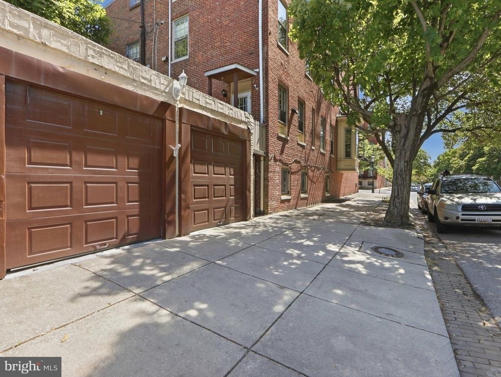 1435 Bolton Street - Photo 15
