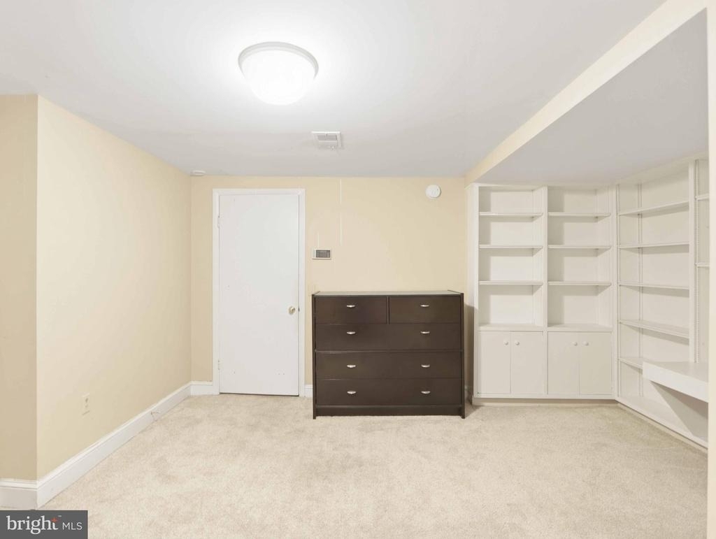 1435 Bolton Street - Photo 13
