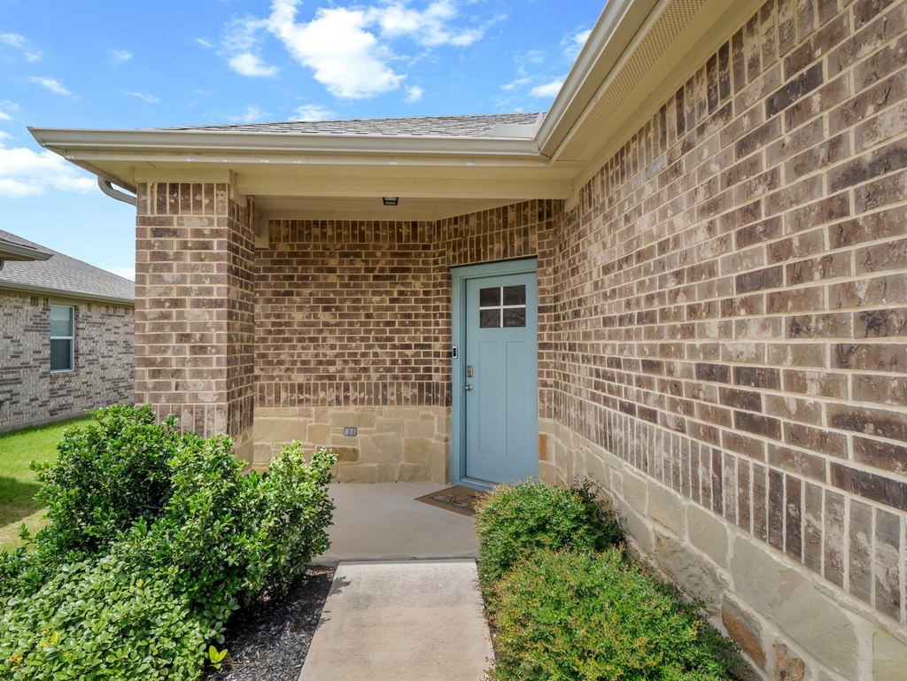 501 Dubina Ave - Photo 2