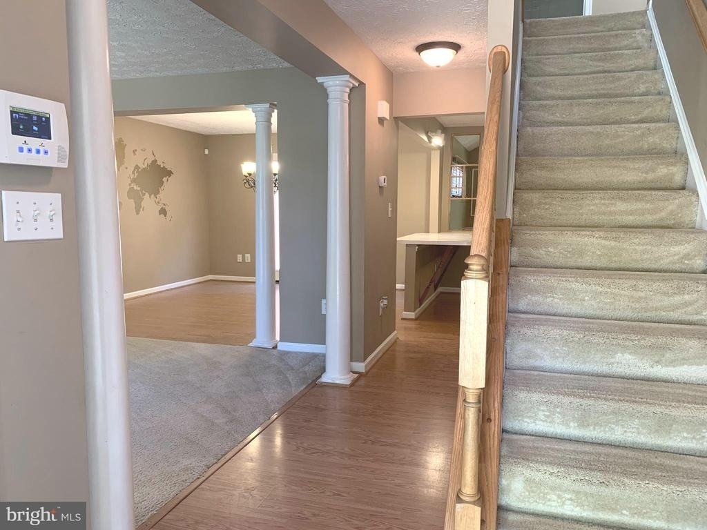 7931 Carriage Drive - Photo 2