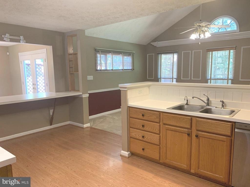 7931 Carriage Drive - Photo 15