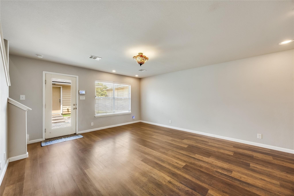 710 Craters Of The Moon Blvd - Photo 2