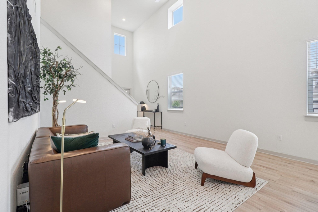 220 Merrick Rd - Photo 3
