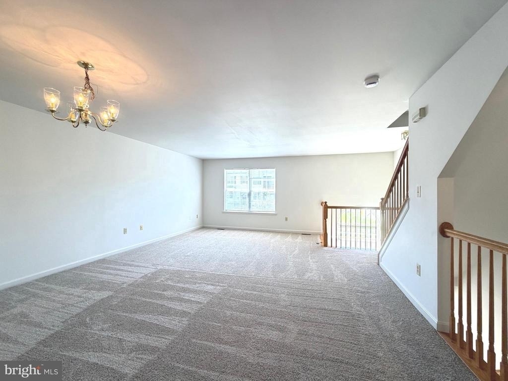 188 Pinecove Avenue - Photo 3
