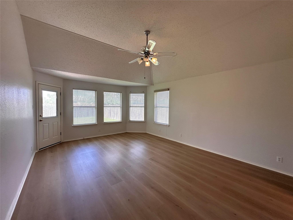 6708 Bancroft Woods Dr - Photo 18