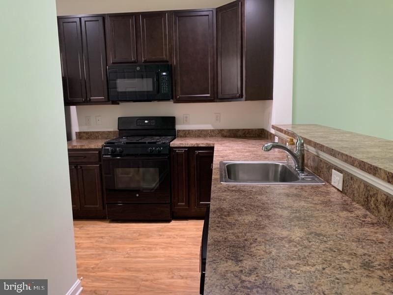32041 Woods Court - Photo 8