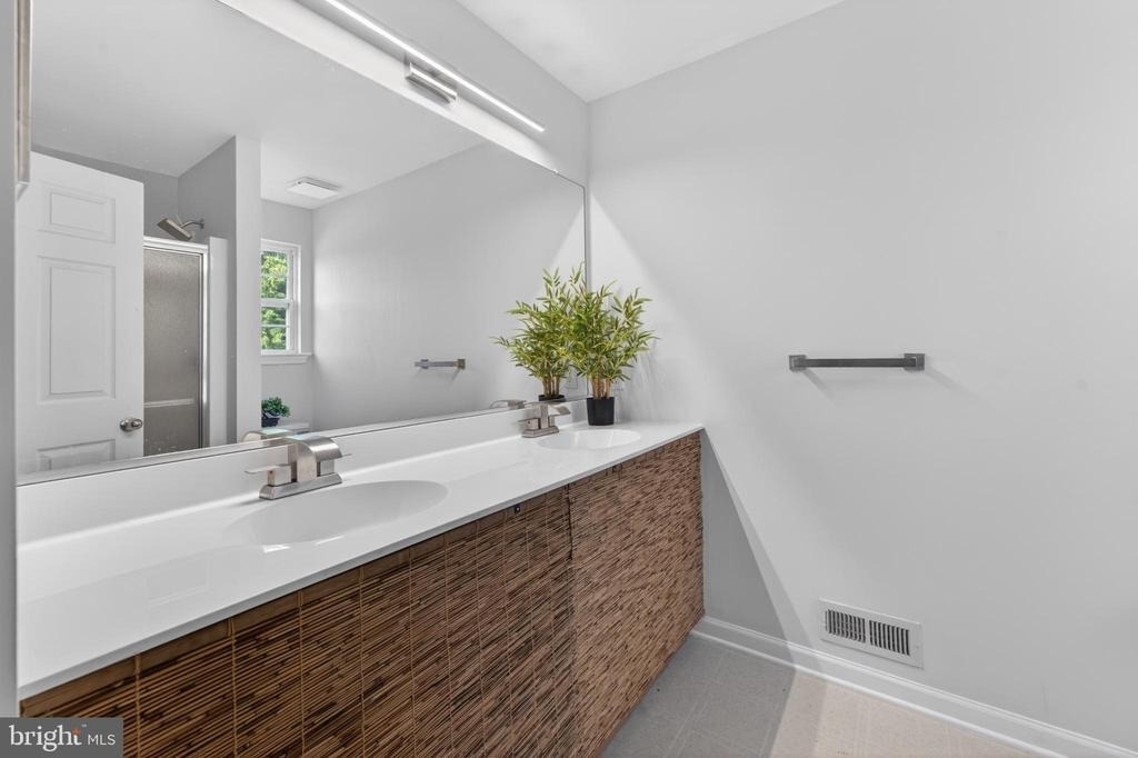 33 Lindley Drive - Photo 13