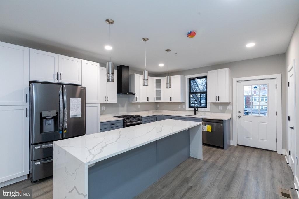1321 Shepherd Street Nw - Photo 2