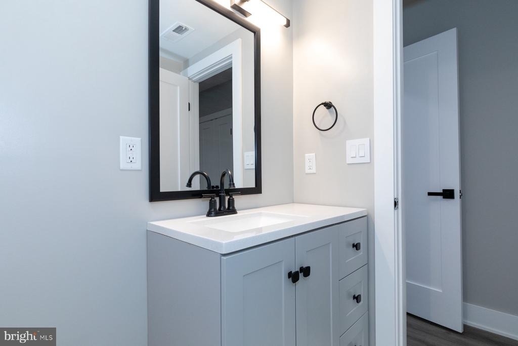 1321 Shepherd Street Nw - Photo 18