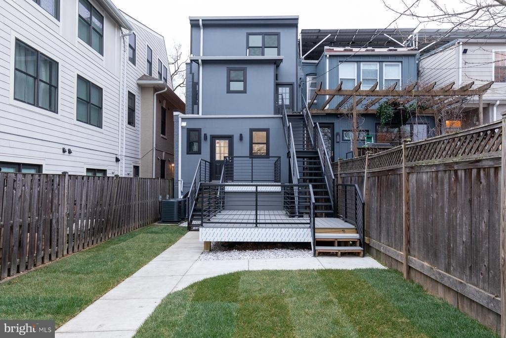 1321 Shepherd Street Nw - Photo 28