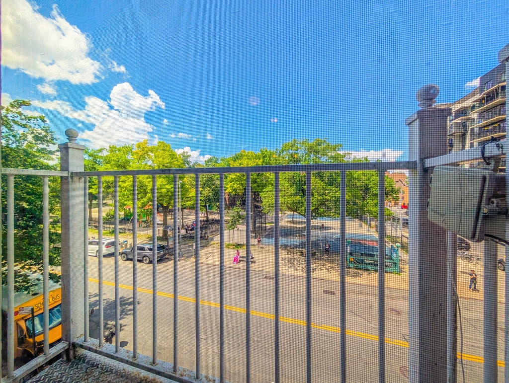 822 Myrtle Avenue - Photo 0