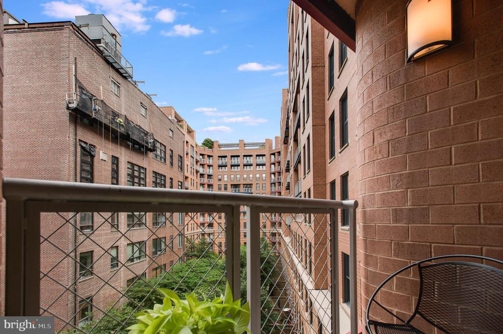 631 D Street Nw - Photo 21