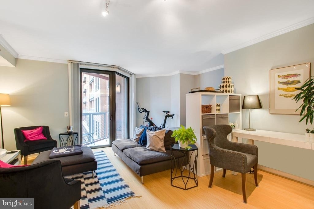 631 D Street Nw - Photo 1