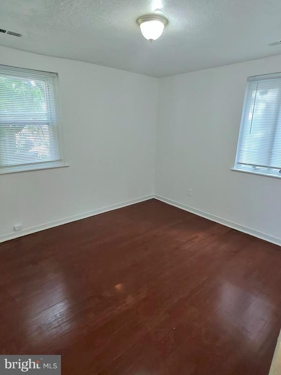 407 Lebaum Street Se - Photo 2