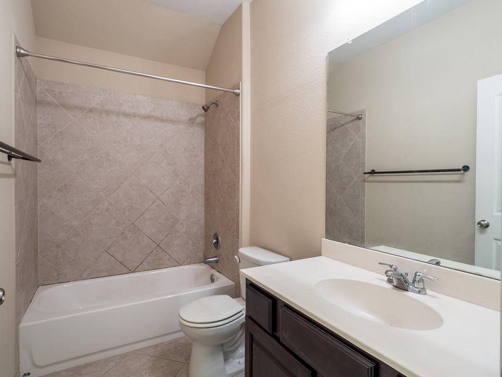 9509 Sydney Marilyn Ln - Photo 5