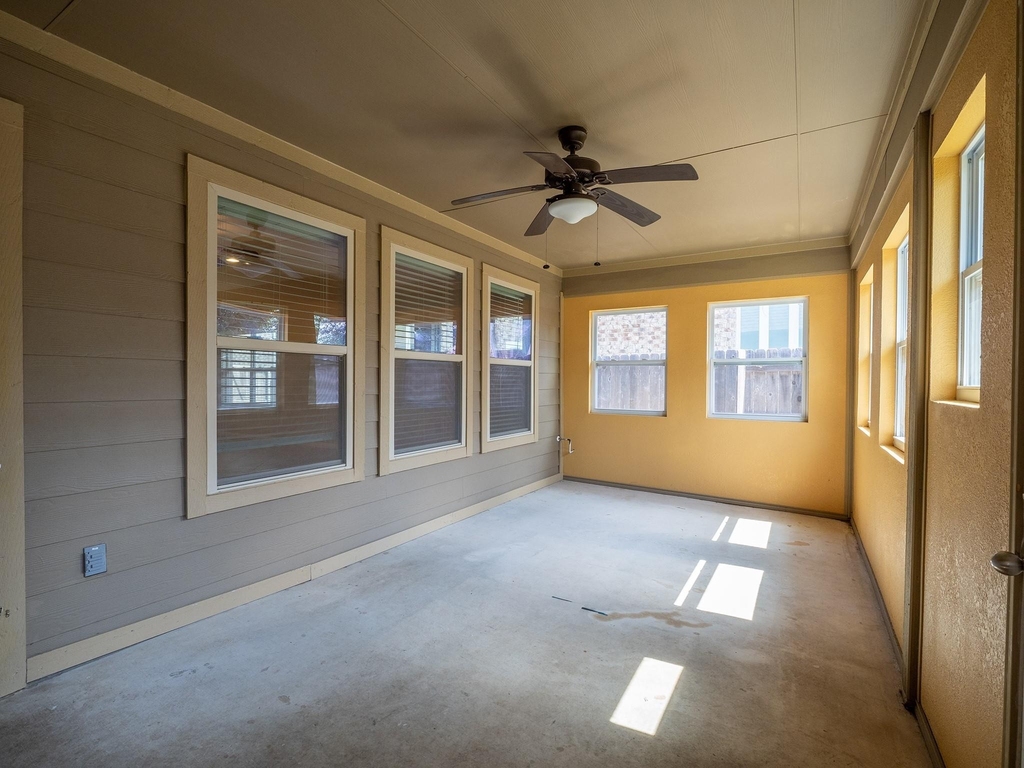 9509 Sydney Marilyn Ln - Photo 20