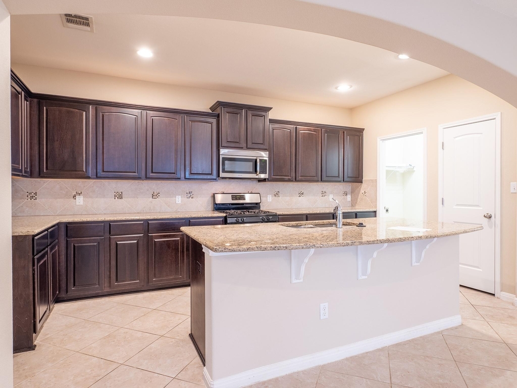 9509 Sydney Marilyn Ln - Photo 10